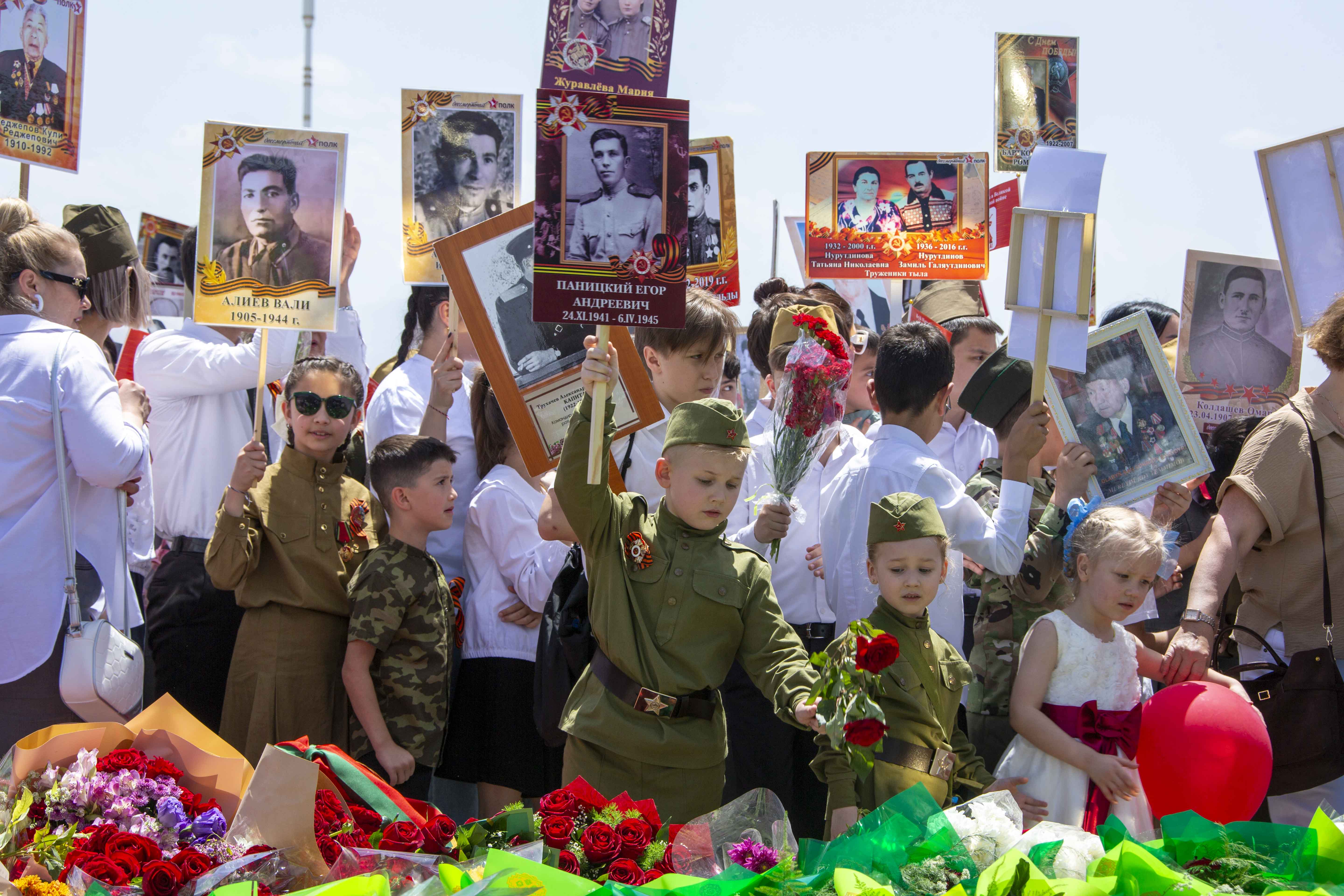 У мемориального комплекса «Народная память» прошла акция «Бессмертный полк»